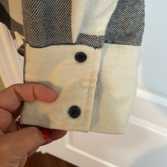 CLEO button down warm blouse - Picture 6 of 8